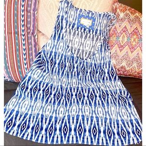 Anthropologie Meadow Rue blue & white geometric print top. Size small.